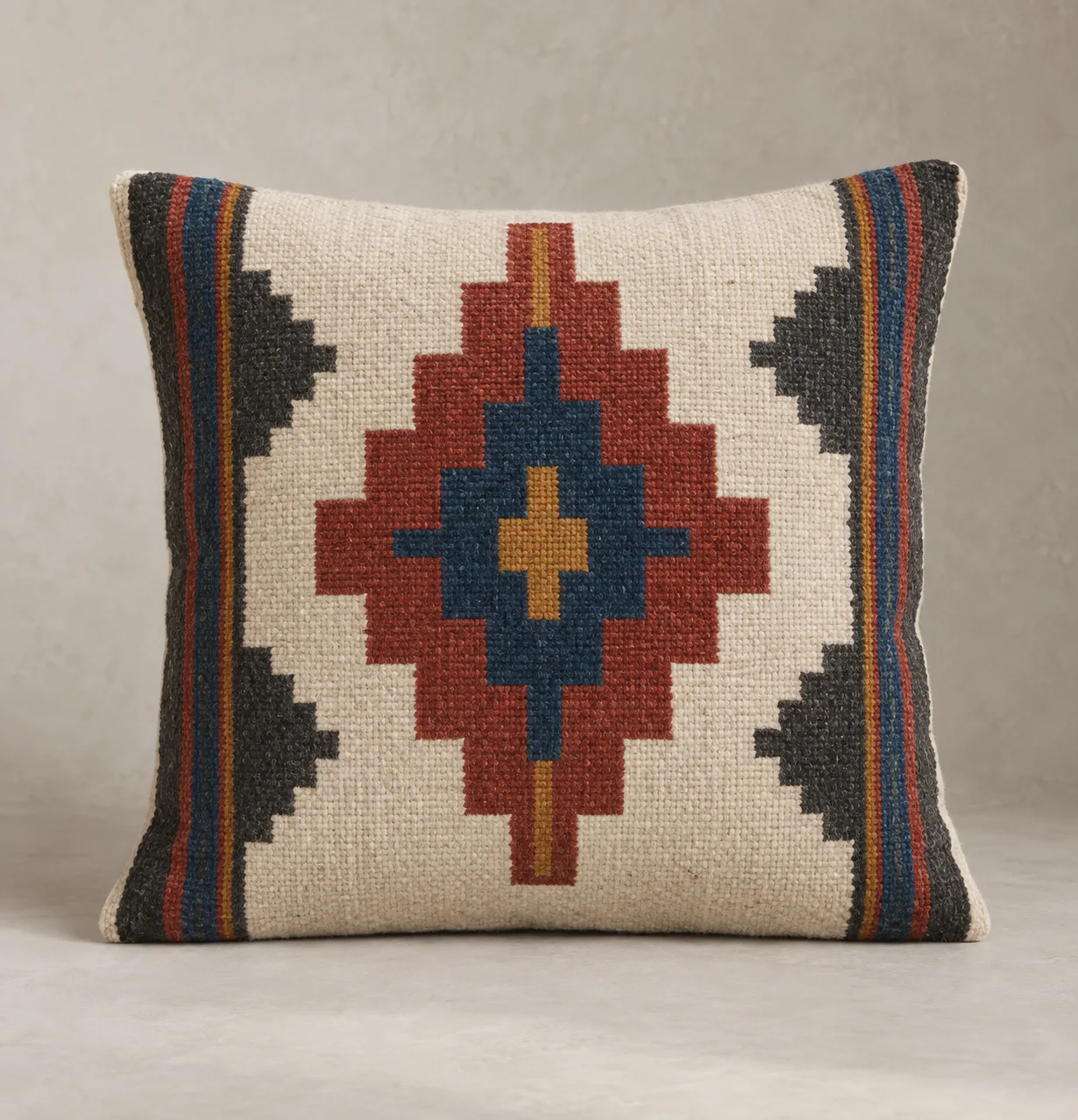 Inti cushion cover